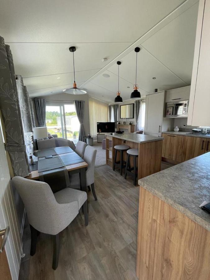 Seton Sands Holiday Park - Premium Caravan - 2 Bedroom Sleeps 4 (Adults Only) Port Seton Exterior photo